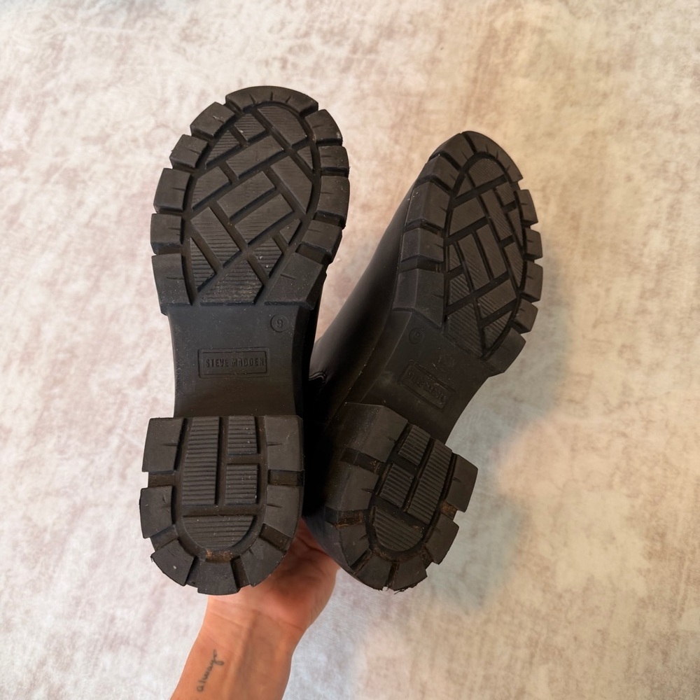 Steve Madden Black Ankle Booties - Picture 4 of 8